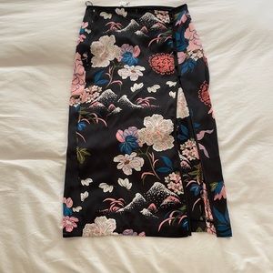 Zara midi skirt with side slit size S